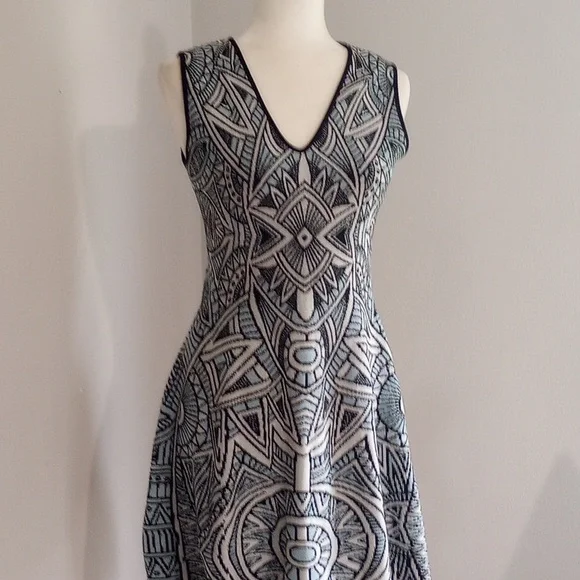 Flattering Fit & Flare Med Stunning Midi Dress Soft Sweater Material - Picture 1 of 6